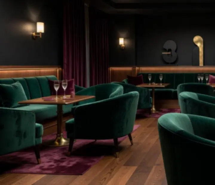 Luxusný VIP lounge PrestigeHaall s elegantnými stolmi a intímnym osvetlením